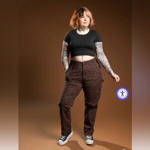 THE SLOANE CARGO PANT - LEOPARD